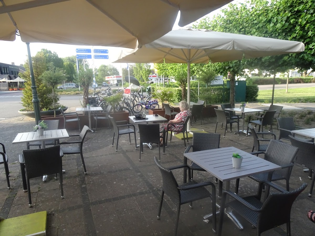 Eeterij En Ijskaffee Het Ambacht